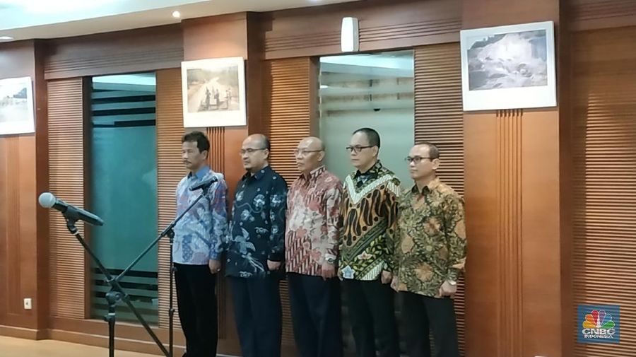 Persoalan perizinan jadi fokus yang harus dibenahi oleh para pejabat BP Batam.