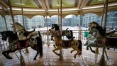 Ide pembangunan taman hiburan dalam ruangan terbesar di Rusia ini dicetuskan oleh Wali Kota Moskow Sergei Sobyanin. (AFP/Yuri Kadobnov)
