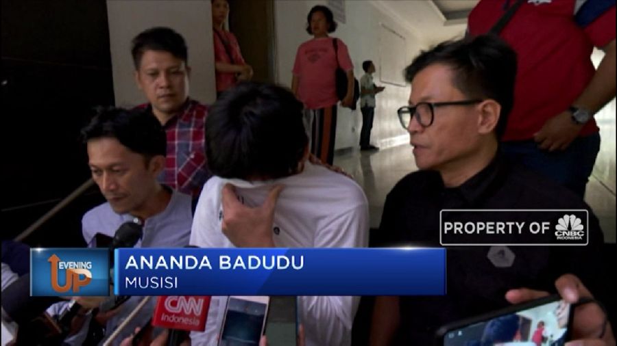 Musisi dan aktivis kemanusiaan Ananda Badudu buka suara soal proses penangkapan dirinya.