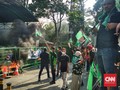 Usai Bakar Ban Depan KLHK, Massa HMI Lanjut ke Gedung DPR