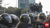 Aksi massa HMI itu digelar menyikapi penembakan mahasiswa di Kendari, Sulawesi Tenggara. (CNN Indonesia/Bisma Septalisma)