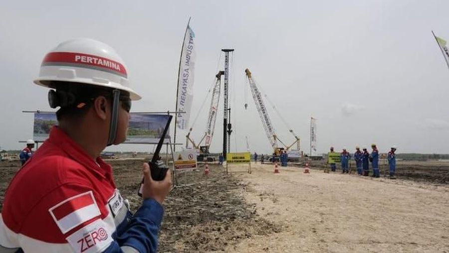Blok gas raksasa Jambaran-Tiung Biru diproyeksikan bisa mengatasi defisit pasokan gas di Jawa.