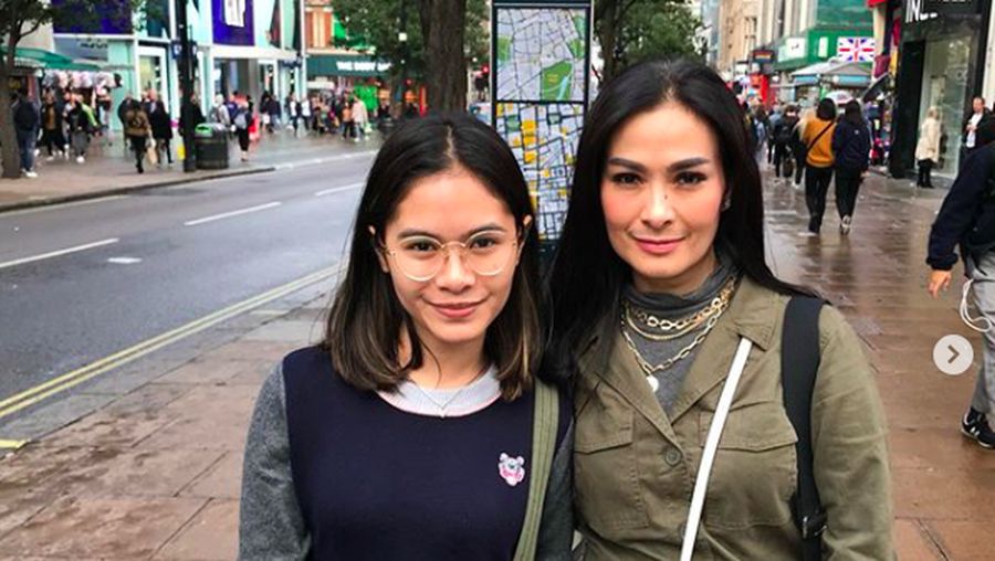 Pemilik nama lengkap Iis Laeliyah ini dikabarkan menyimpan uang pecahan US$ 15.000.