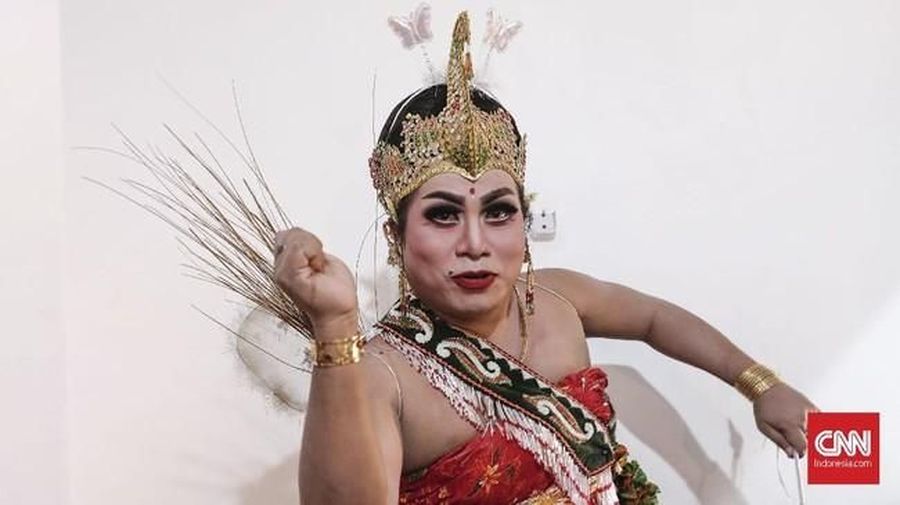 Srimulat memang sudah jarang terlihat ditelevisi saat ini, tapi dari beberapa personil masih tetap eksis dibelakang layar.