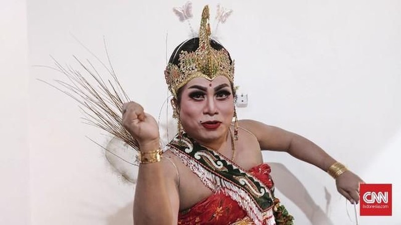 Srimulat memang sudah jarang terlihat ditelevisi saat ini, tapi dari beberapa personil masih tetap eksis dibelakang layar.