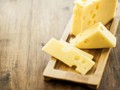 Alasan Keju Swiss Berlubang-lubang