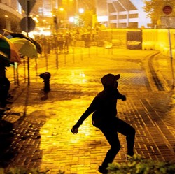 Demo Jalan Terus, Akankah RI Bernasib Seperti Hong Kong?