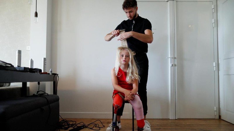 Dia mulai menjadi model untuk merek pakaian UK setahun yang lalu dan telah berjalan di London Kids 'Week