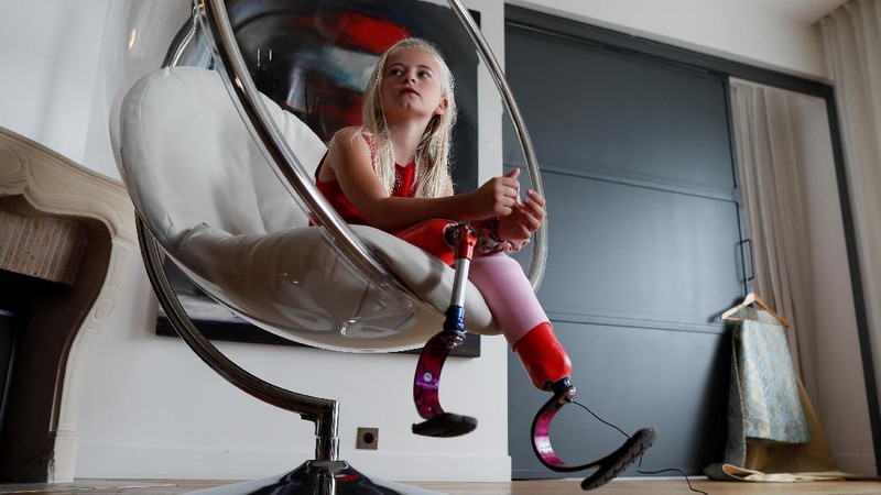 Dia mulai menjadi model untuk merek pakaian UK setahun yang lalu dan telah berjalan di London Kids 'Week