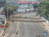 Melihat Suasana di Depan DPR yang Diliputi Kawat Berduri