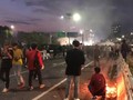 VIDEO: Massa Berhamburan Dihujani Gas Air Mata