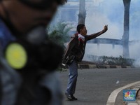 Demo Rusuh! Orang Kejebak di Mal & Bikin Resah Pengusaha