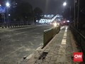 Brimob Kepung Massa Aksi di Slipi