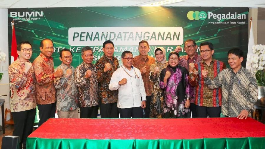PT Bank Rakyat Indonesia Tbk bersama dengan PT Pegadaian menandatangani Nota Kesepahaman tentang sinergi bisnis.