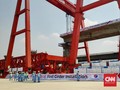 Girder Pertama Kereta Cepat Jakarta-Bandung Dipasang