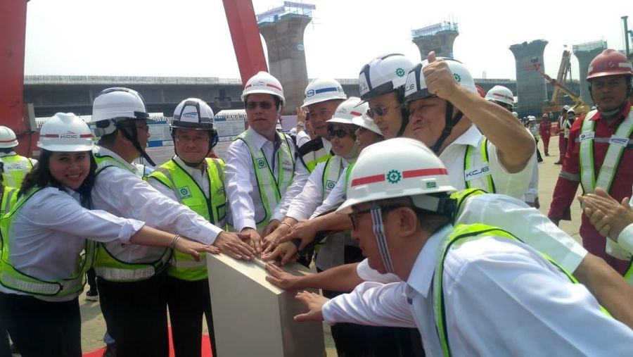 Kereta cepat Jakarta-Bandung akan jadi yang pertama di Asia Tenggara.