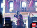 The 1975 Konsultasi soal Hijab ke Penonton Konser di Jakarta
