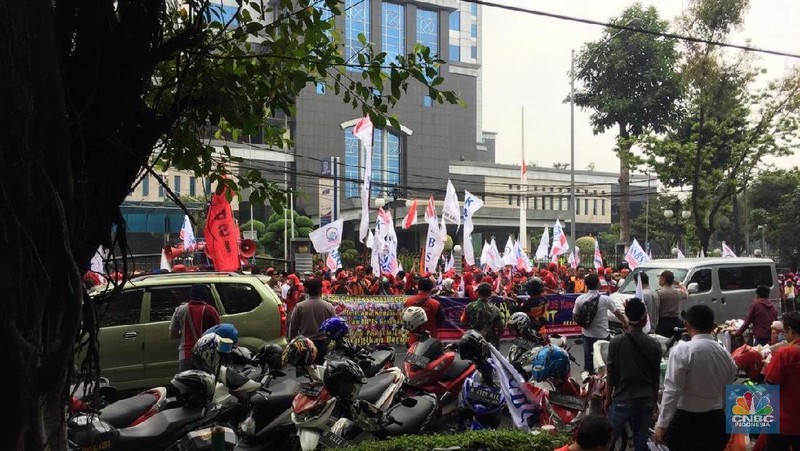 Kedatangan DEN KSBI ini untuk melakukan protes atas kenaikan iuran BPJS Kesehatan.