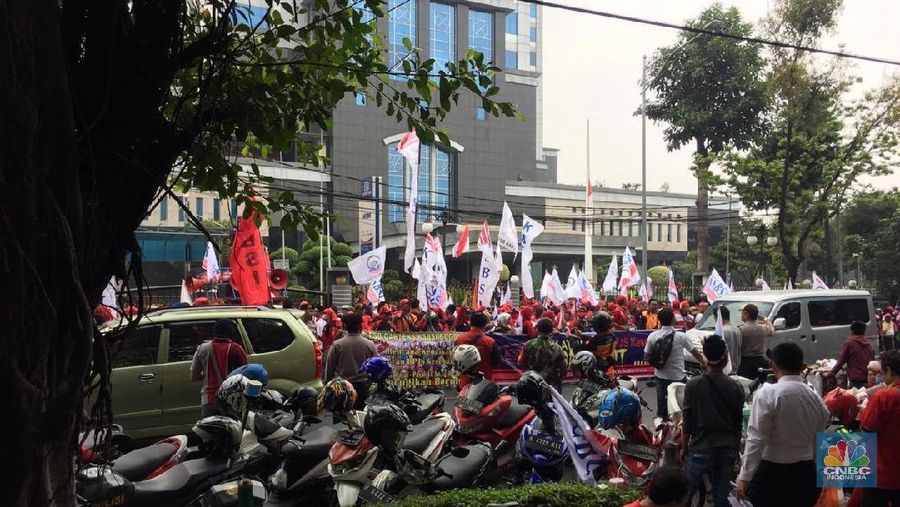 Wiranto menyebut kemungkinan masih akan terjadi demo pada 1 Oktober 2019.