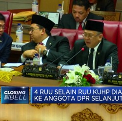 Detik - Detik Ketua DPR Pamit di Rapat Paripurna Terakhir