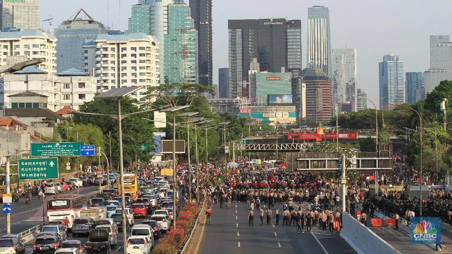 Jasa Marga alihkan sejumlah rute tol sebagai dampak aksi demonstrasi