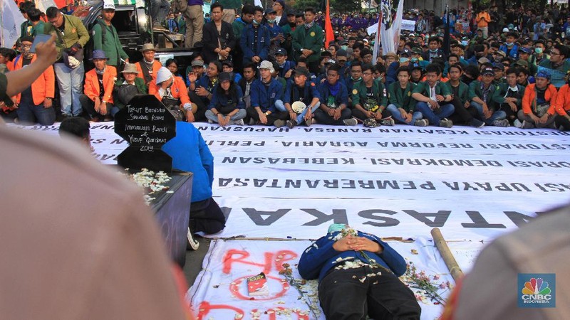 Demo digelar bertepatan dengan hari sidang pelantikan anggota DPR/MPR/DPD.
