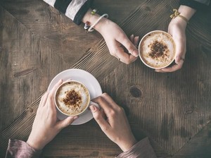 Bukan Kopinya, Ini Penyebab Kulit Cepat Menua Gegara Kebiasaan Ngopi