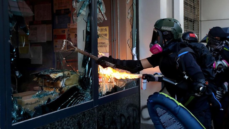 Puluhan ribu masyarakat Hong Kong kembali berdemo di jalanan Hong Kong pada Hari Kemerdekaan RRC ke-70.