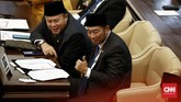 Wajah baru mewarnai parlemen 2019-2024. Diantaranya, Abraham Lunggana alias Lulung, Krisdayanti, dan Mulan Jameela. (CNN Indonsia/Andry Novelino).