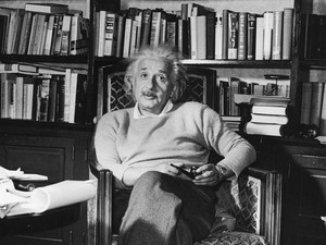 Ini 5 Kebiasaan Si Jenius Albert Einstein, Tertarik Coba?