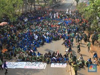 Penampakan Ratusan Mahasiswa yang Bersiap Demo di Sekitar DPR