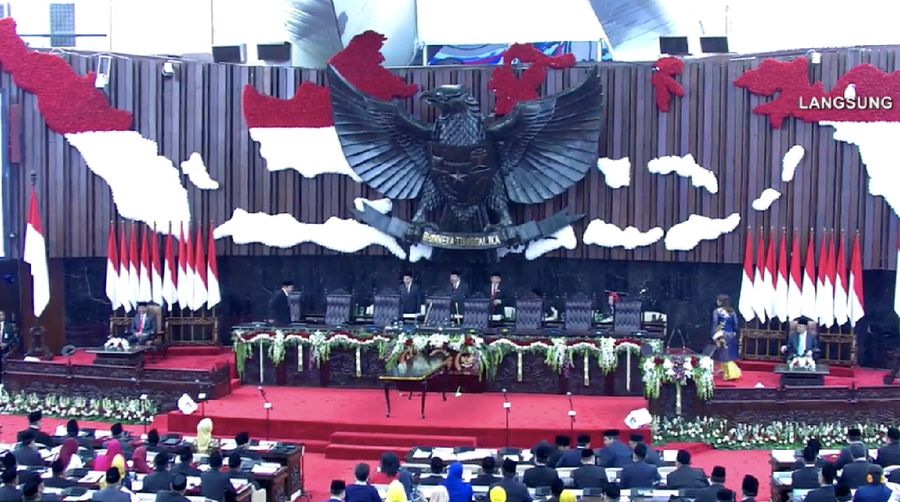 Mereka diambil sumpahnya sebagai wakil rakyat lima tahun ke depan.