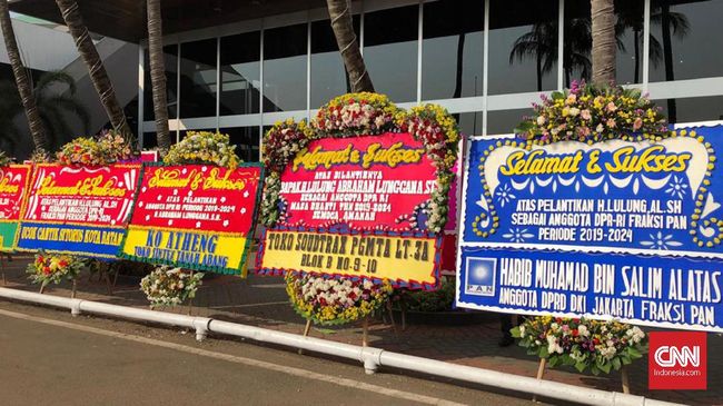 Haji Lulung Anggota DPR, Karangan Bunga Berderet di Senayan