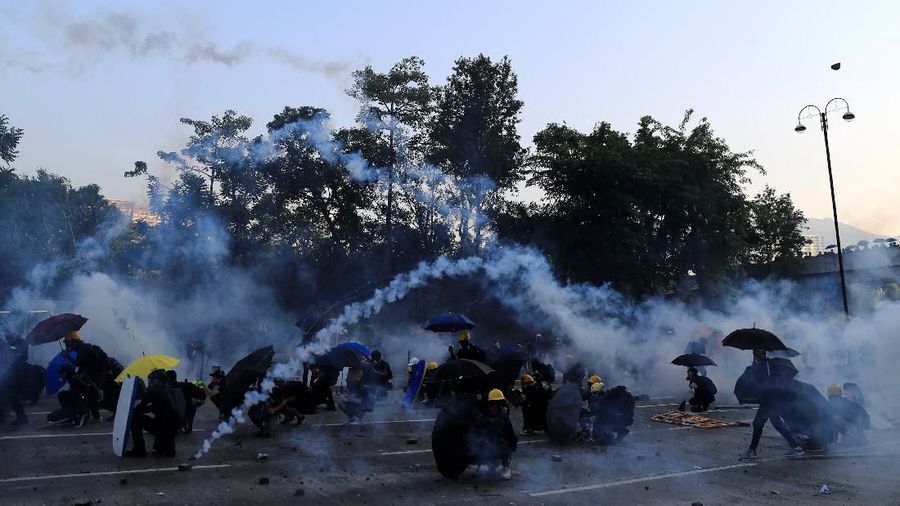 Puluhan ribu masyarakat Hong Kong kembali berdemo di jalanan Hong Kong pada Hari Kemerdekaan RRC ke-70.
