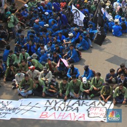 Live! Mahasiswa 'Nyalakan Tanda Bahaya', Demo Sudah Dimulai