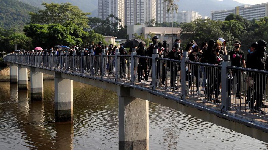 Puluhan ribu masyarakat Hong Kong kembali berdemo di jalanan Hong Kong pada Hari Kemerdekaan RRC ke-70.