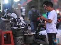 Banjir Sepatu Impor Vietnam: 'Berbaju' Nike, Adidas & Reebok