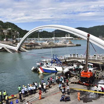 Jembatan Runtuh di Taiwan, Tiga WNI Tewas
