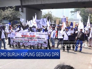 Massa Buruh FSPMI Gelar Demo