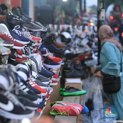 Sepatu KW Impor Vietnam Obrak-abrik RI, Siapa yang Rugi?