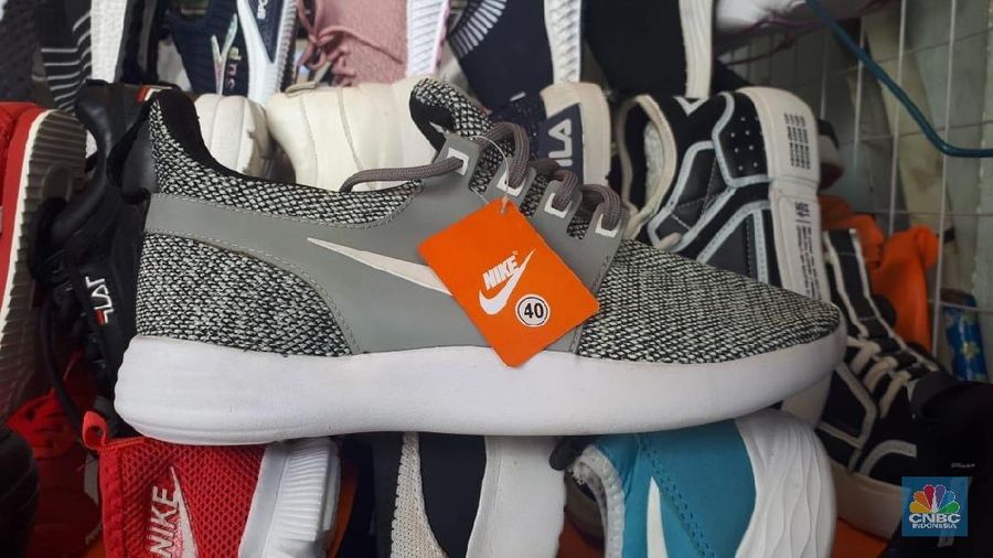 Sepatu KW Vietnam dianggap sama persis dengan yang aslinya.