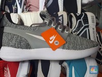 Gokil! Sepatu Impor Made in Vietnam Obrak-Abrik Pasar RI