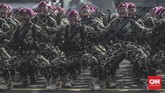 Sebelum perayaan HUT ke-74, TNI menggelar gladi bersih di Taxy Way Echo Lanud Halim Perdanakusuma, Jakarta, Kamis, 3 Oktober 2019. (CNN Indonesia/Bisma Septalisma)