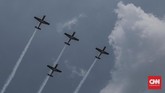 Panglima TNI Marsekal Hadi Tjahjanto turut didampingi oleh kepala staf tiga matra TNI yakni: KSAD Jenderal Andika Perkasa, KSAL Laksamana Siwi Sukma Adji, dan KSAU Marsekal Yuyu Sutisna. (CNN Indonesia/Bisma Septalisma)