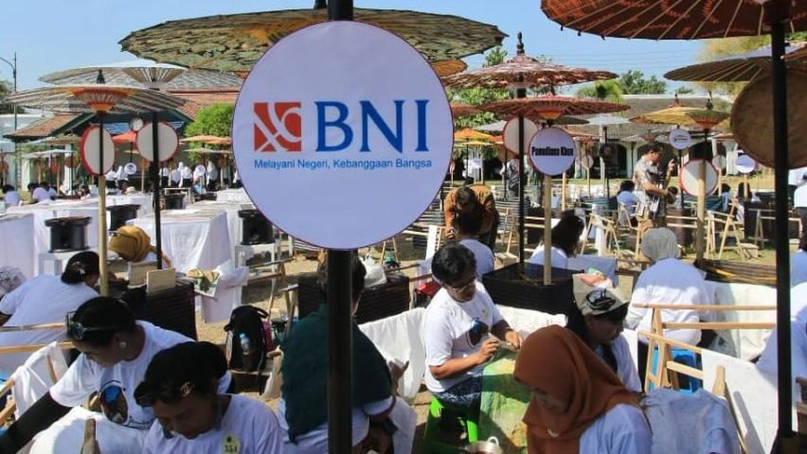 Kali ini, PT Bank Negara Indonesia (Persero) Tbk (BNI) mendukung Yayasan Batik Indonesia untuk menyelenggarakan kegiatan Membatik Untuk Negeri.