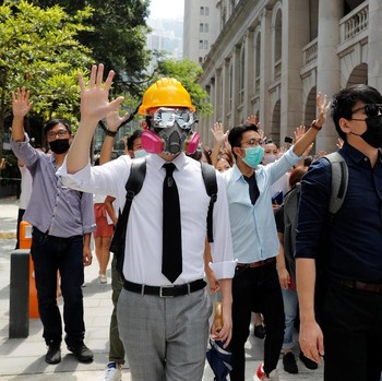 Hong Kong Kembali Panas Karena Aturan Penanganan Darurat Demo