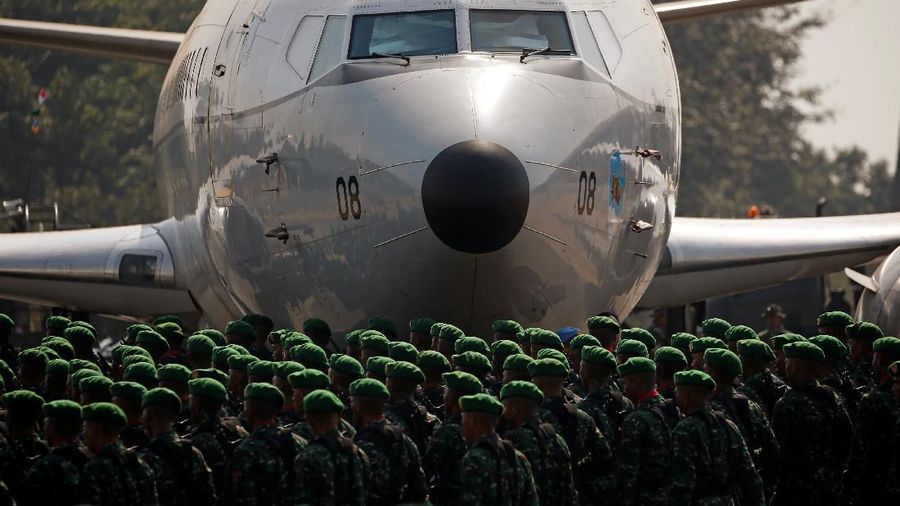 Sebanyak tujuh anggota TNI dicopot dari jabatannya terkait unggahan di media sosial soal insiden penusukan Menkopolhukam.
