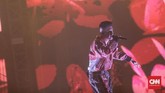 Dalam aksi panggung selama 45 menitnya, Brian Imanuel Soewarno tampil membawakan 9 lagu. (CNN Indonesia/Bisma Septalisma)