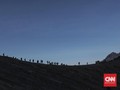 FOTO: Melangkah di Punggung Ijen