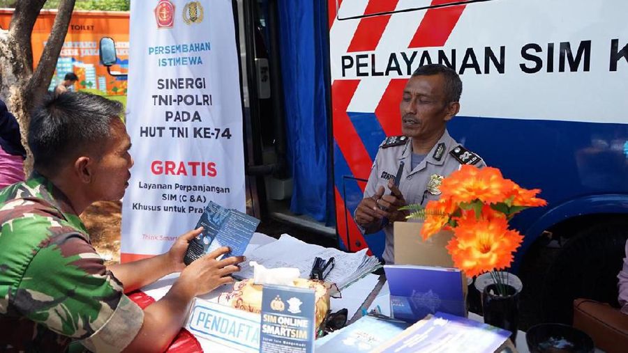Kado Polri buat Ulang tahun TNI